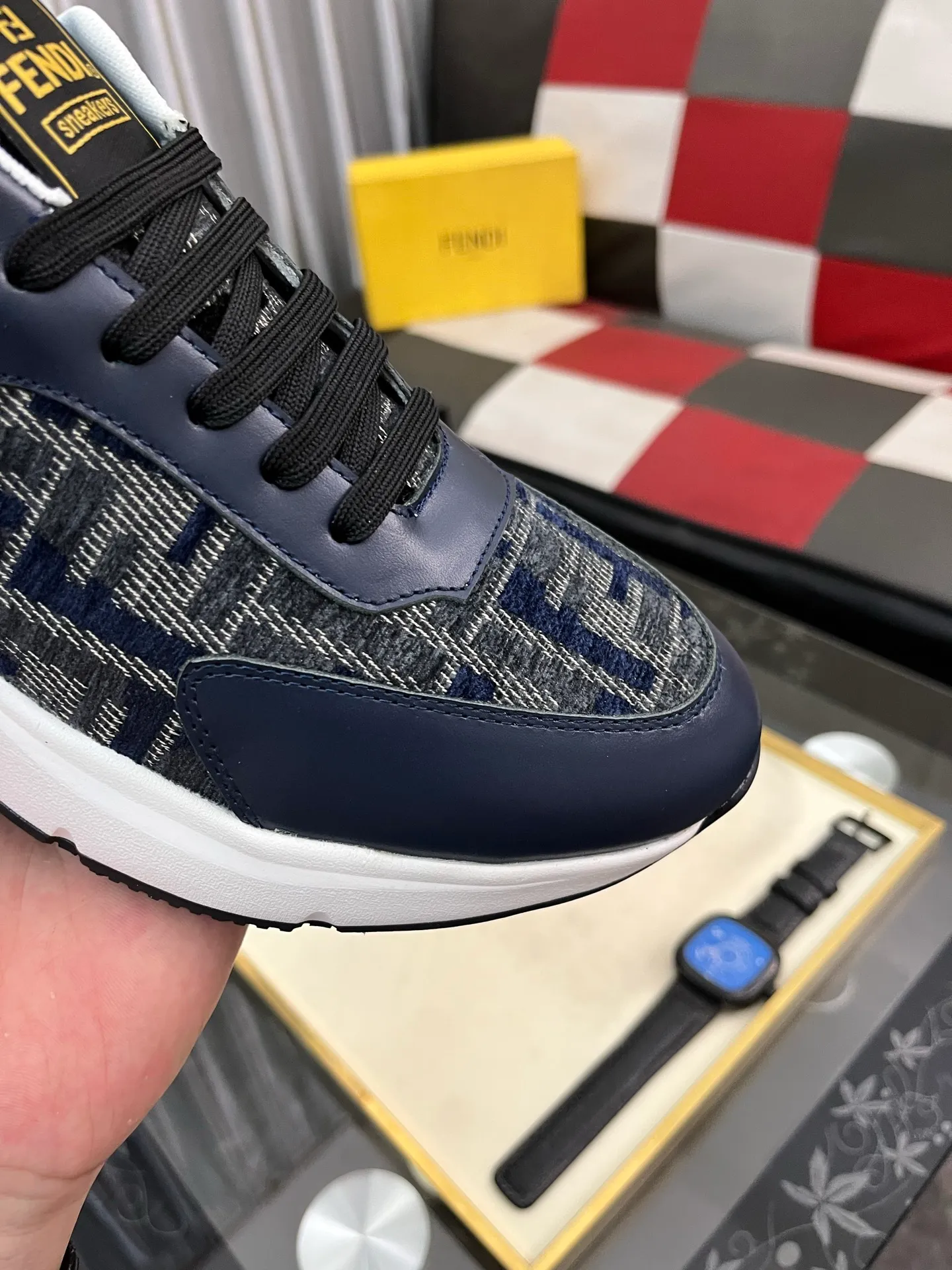Men's Men's Shoes💰458⌚️⌚️[Fendi] Fendi's latest casual shoes for men! Available at counters simultaneously! Made entirely of imported top-grain calfskin, the interior is made of top-grain water-dyed cowhide, and the original factory-supplied rubber outsole. Leading new fashion concepts. Matching code: 38-442️⃣Colors available